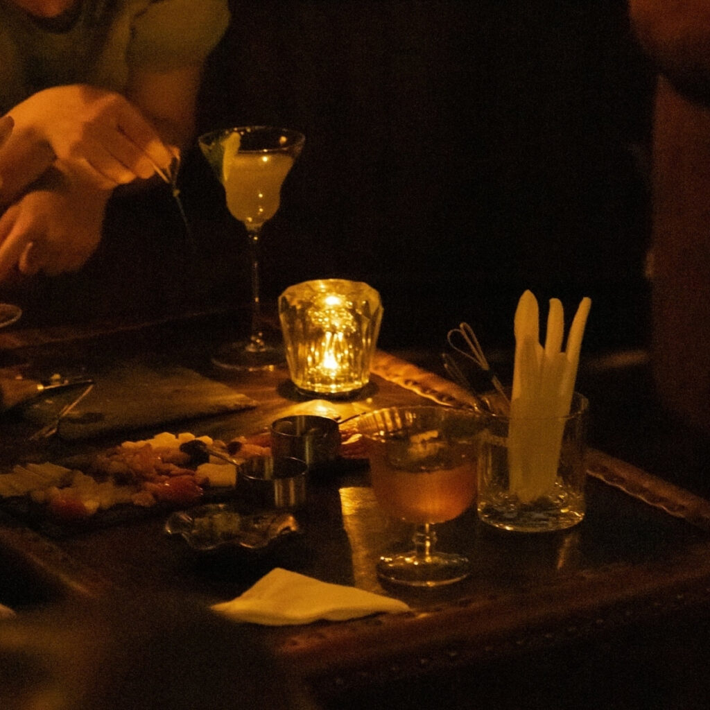 Đèn Bàn Trang Trí Quán Bar HUTA Light For Life Mã PLCOC