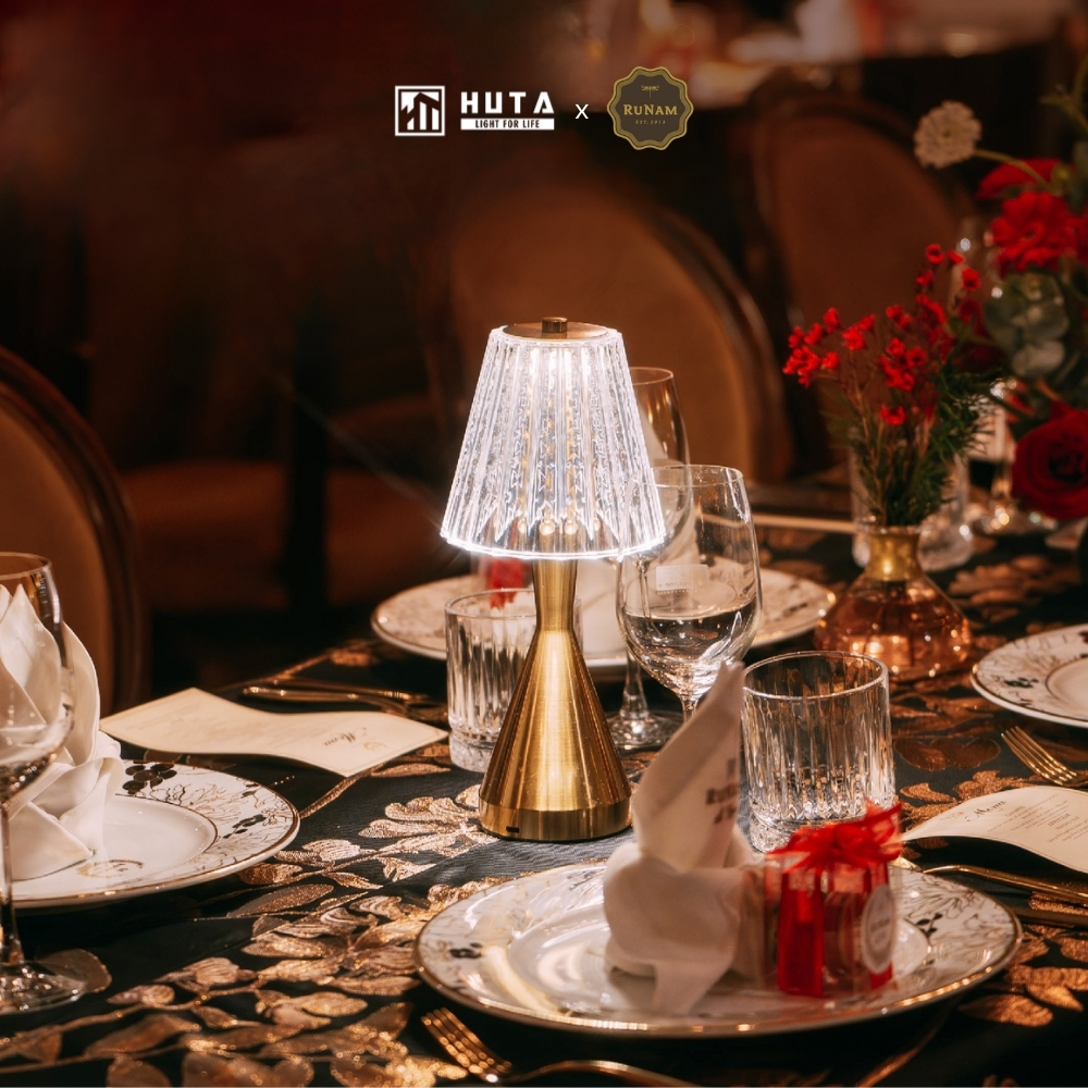 Giải pháp đèn bàn từ HUTA