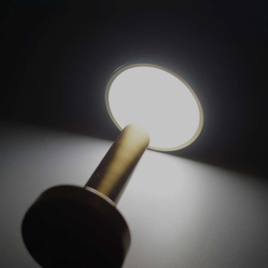 Đèn Bàn Quán Bar HUTA Light For Life Mã RESNONCUT