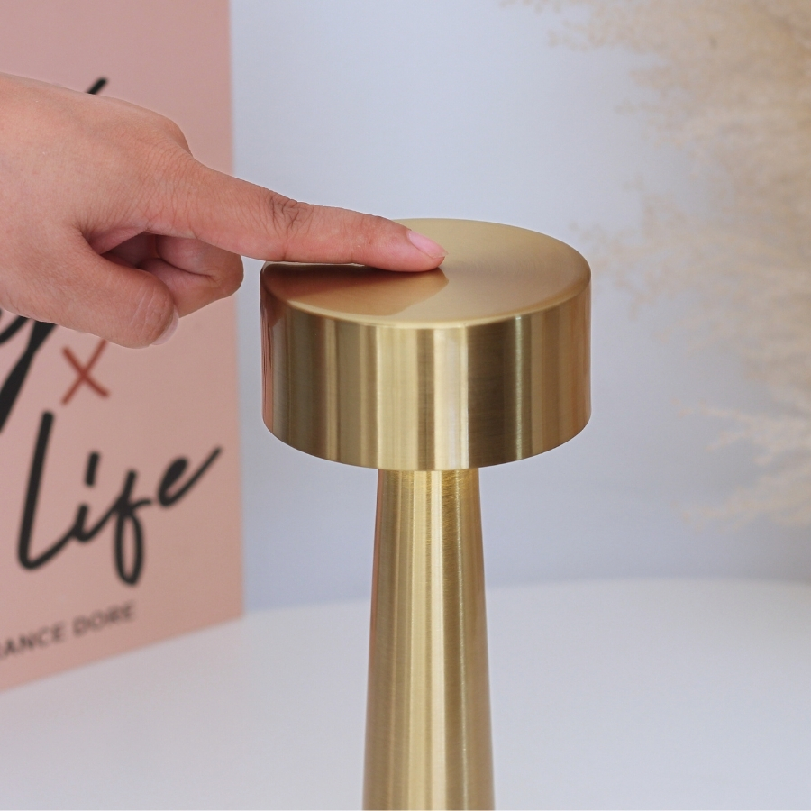 Đèn Bàn Quán Bar Trang Trí HUTA Light For Life Mã RESTRU