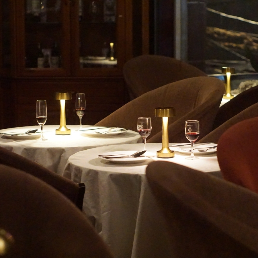 Đèn Bàn Quán Bar Trang Trí HUTA Light For Life Mã RESTRU