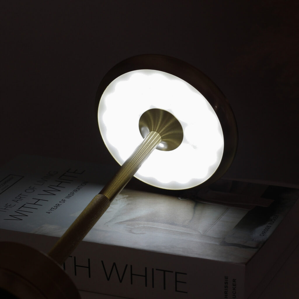 Đèn Bàn Trang Trí Nhà Hàng HUTA Light For Life Mã AL4