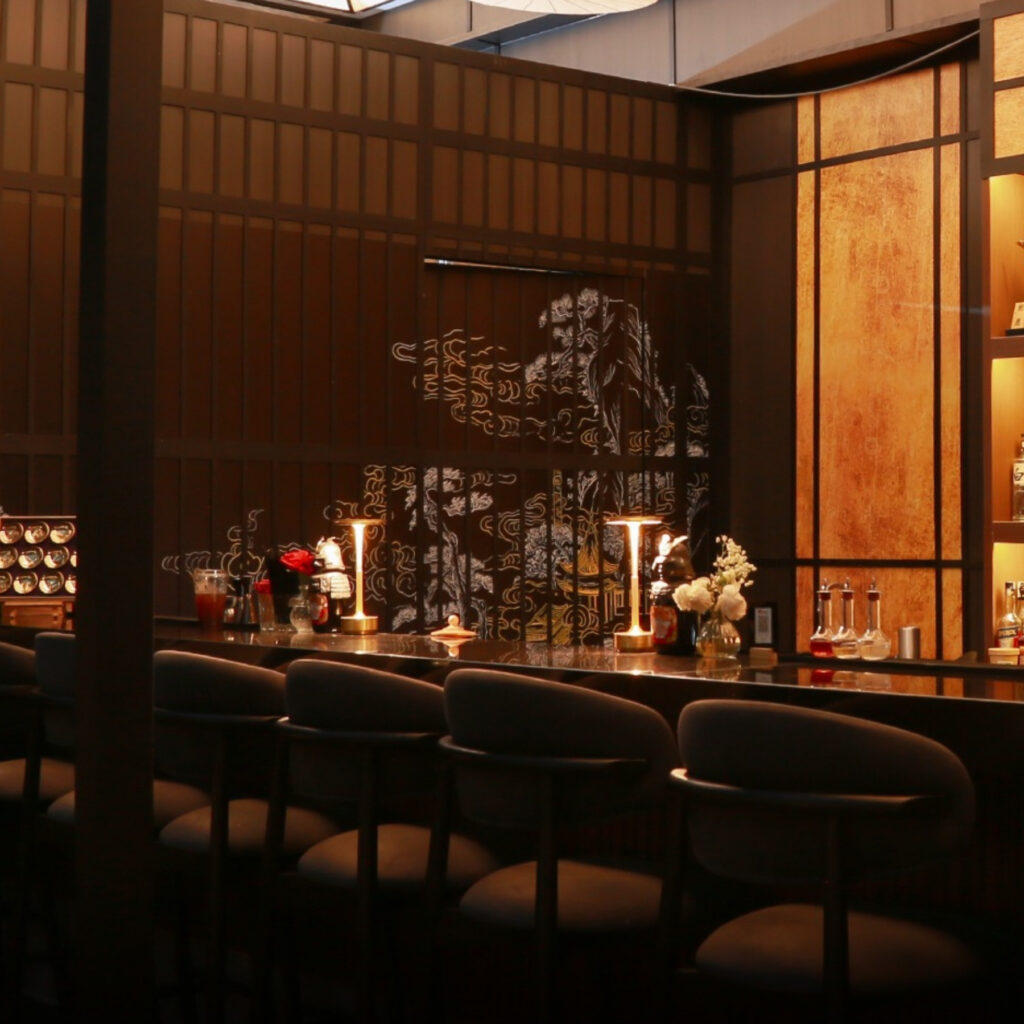 Đèn Bàn Trang Trí Nhà Hàng HUTA Light For Life Mã AL4