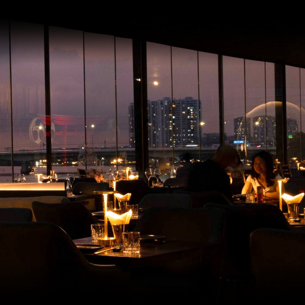 Đèn Bàn Trang Trí Nhà Hàng HUTA Light For Life Mã AL4