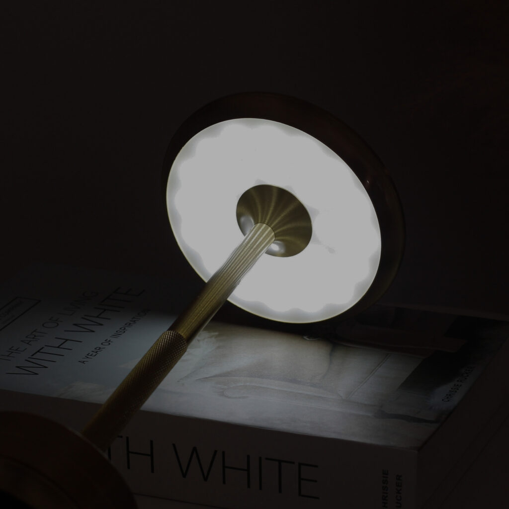 Đèn Bàn Trang Trí Nhà Hàng HUTA Light For Life Mã AL4