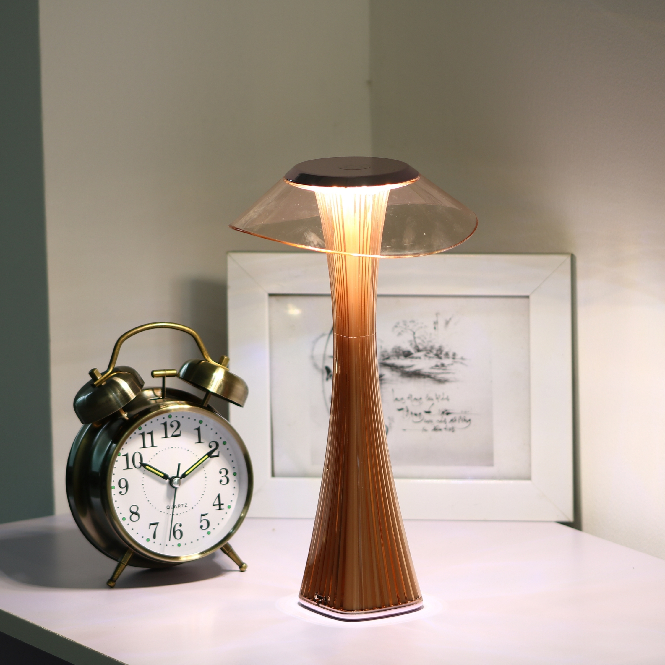 Đèn Bàn Trang Trí Nhà Hàng HUTA Light For Life Mã ET1