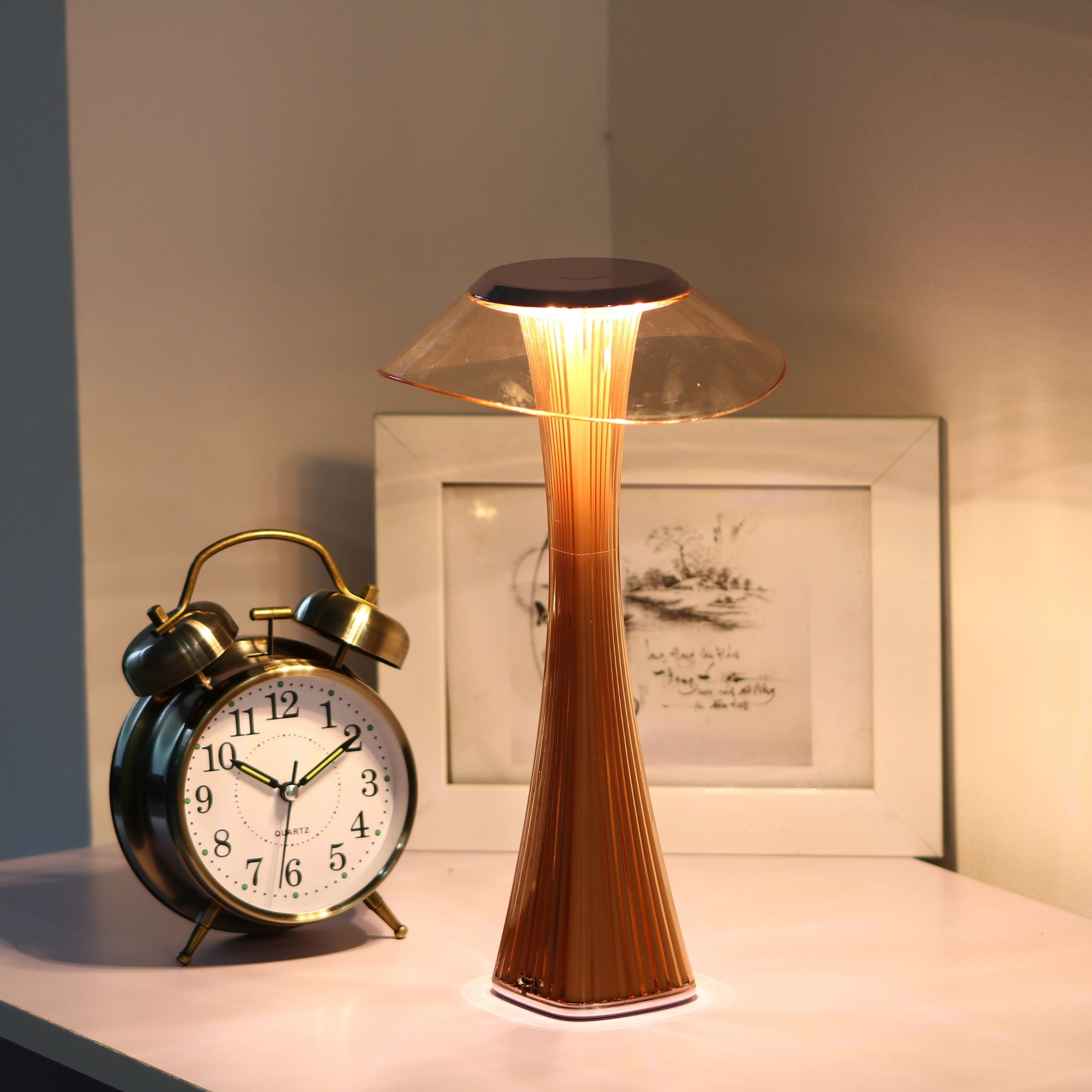 Đèn Bàn Trang Trí Nhà Hàng HUTA Light For Life Mã ET1