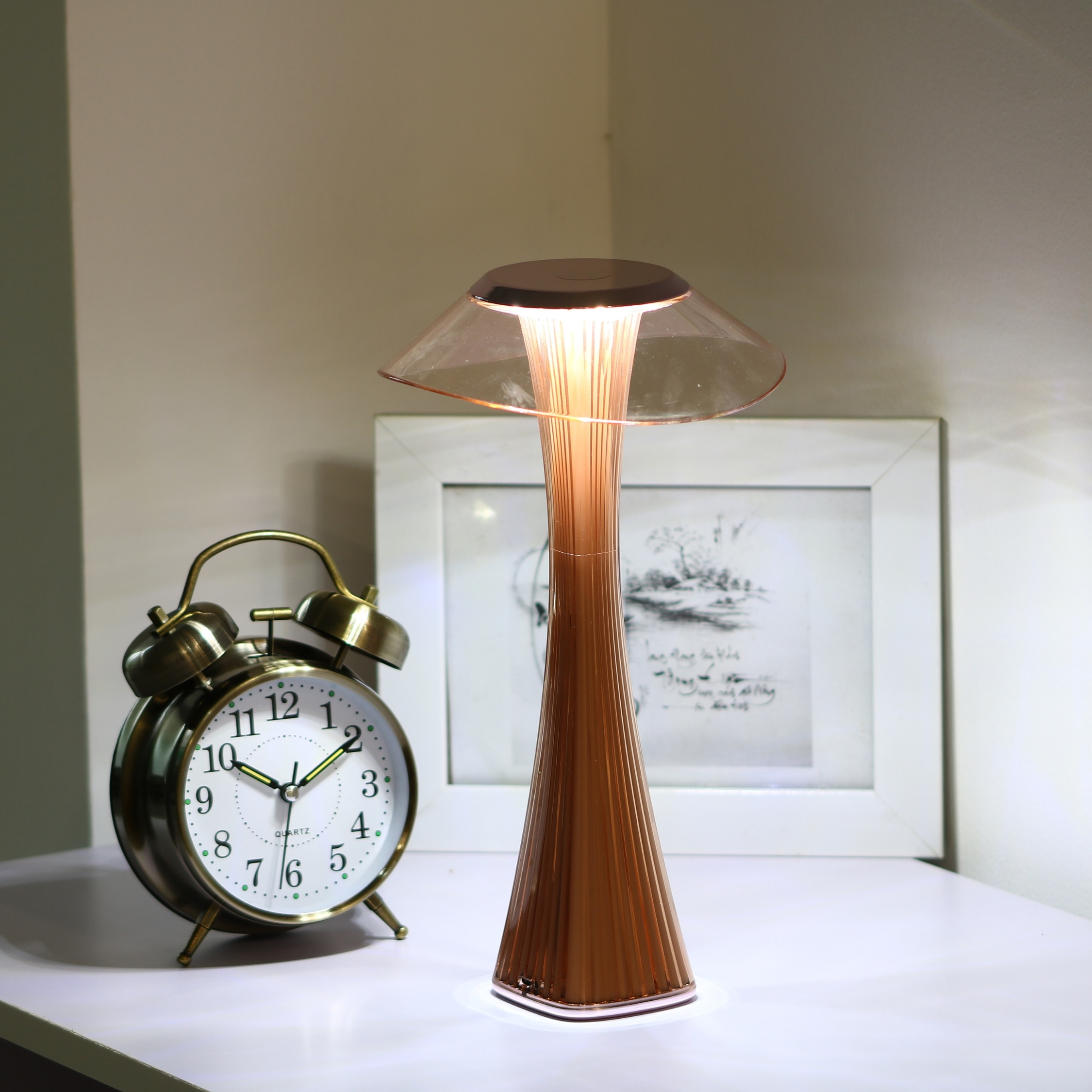 Đèn Bàn Trang Trí Nhà Hàng HUTA Light For Life Mã ET1