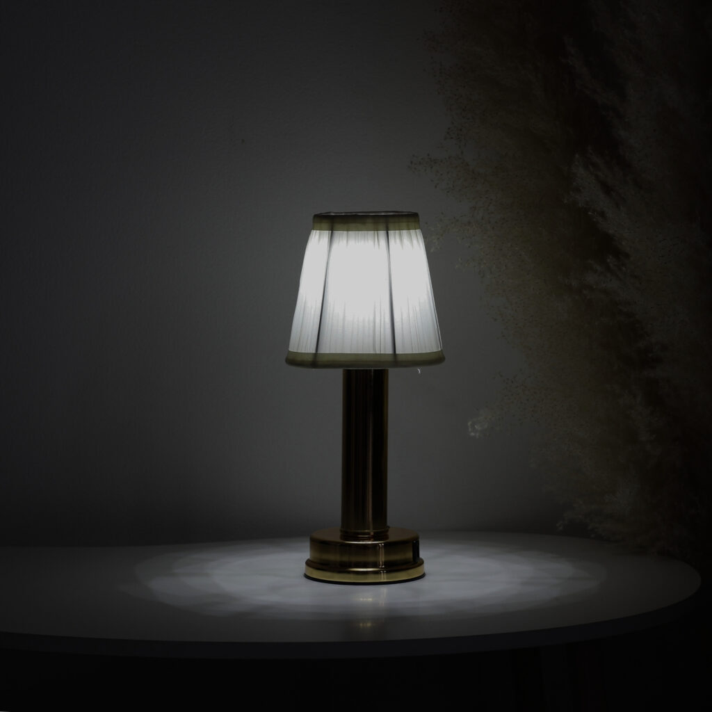 Đèn Bàn Trang Trí Quán Bar HUTA Light For Life Mã RESBED1