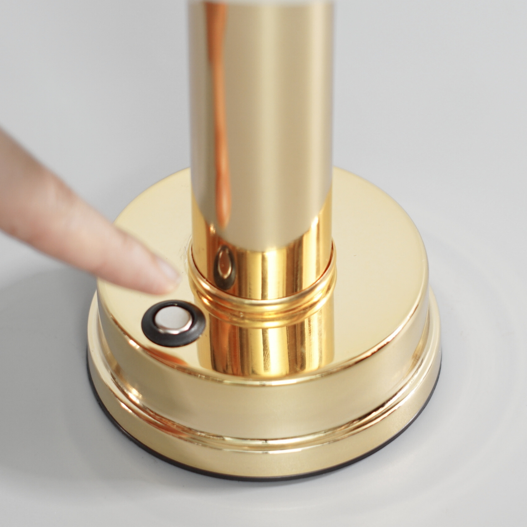 Đèn Bàn Trang Trí Quán Bar HUTA Light For Life Mã RESBED1