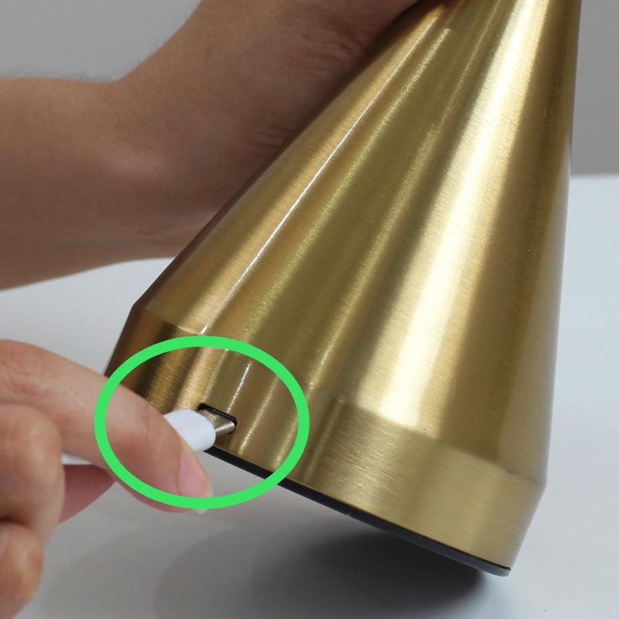 Đèn Bàn Trang Trí Nhà Hàng HUTA Light For Life Mã RESBED2