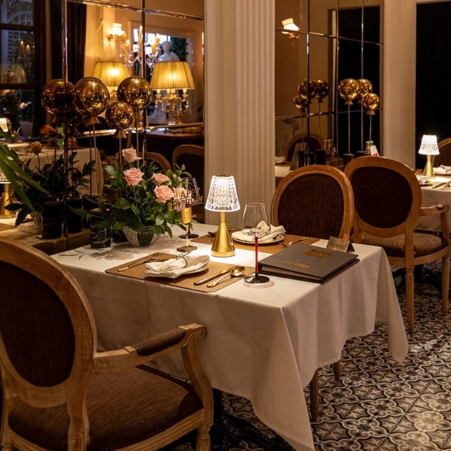 Đèn Bàn Trang Trí Nhà Hàng HUTA Light For Life Mã RESBED2