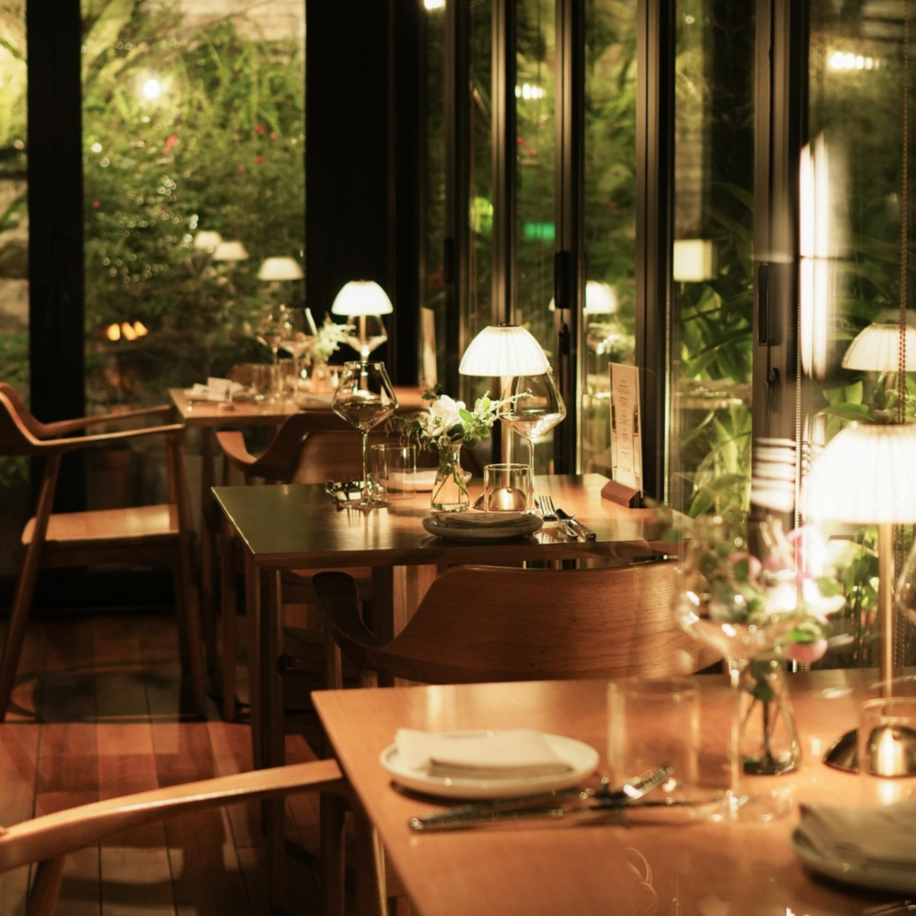 Đèn Bàn Trang Trí Nhà Hàng HUTA Light For Life Mã RESDUNON