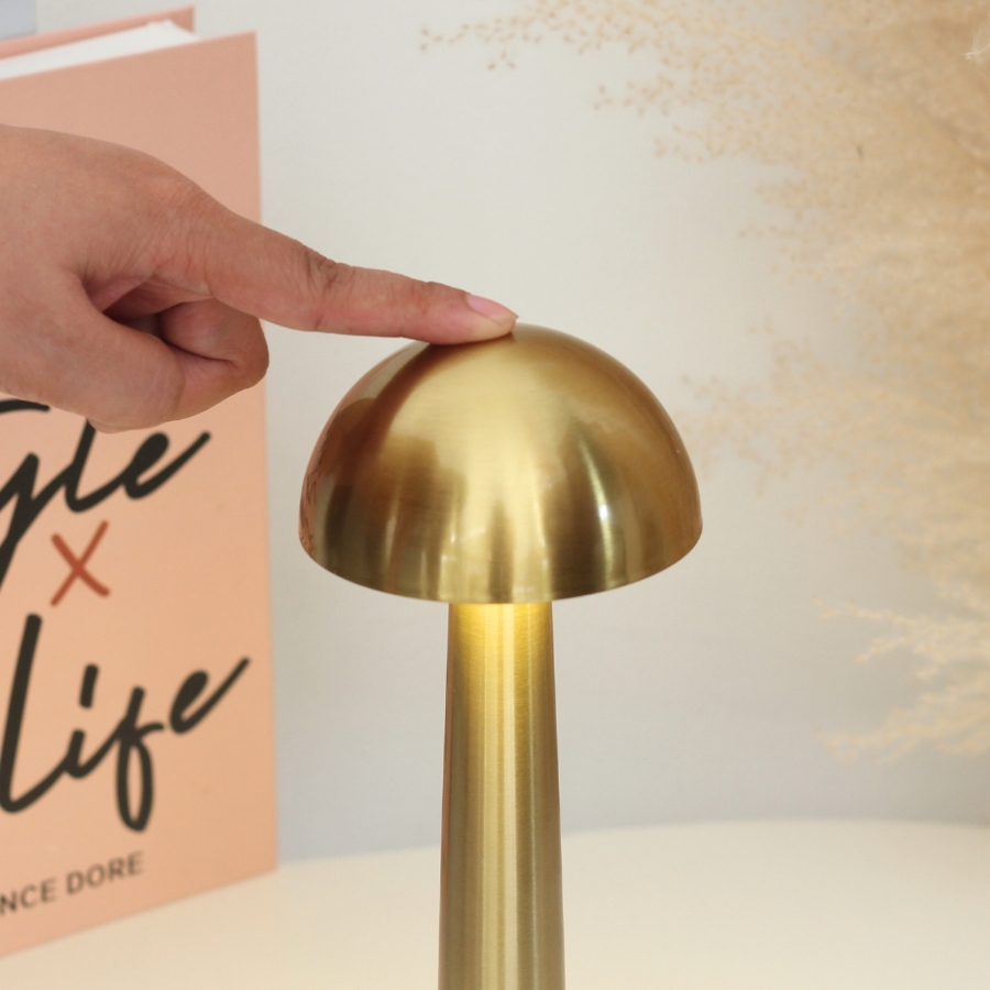 Đèn Bàn Trang Trí Nhà Hàng HUTA Light For Life Mã RESNON