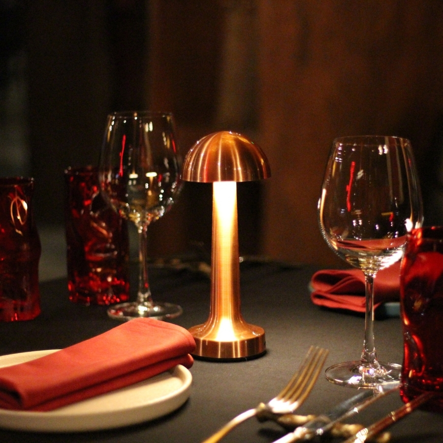 Đèn Bàn Trang Trí Nhà Hàng HUTA Light For Life Mã RESNON