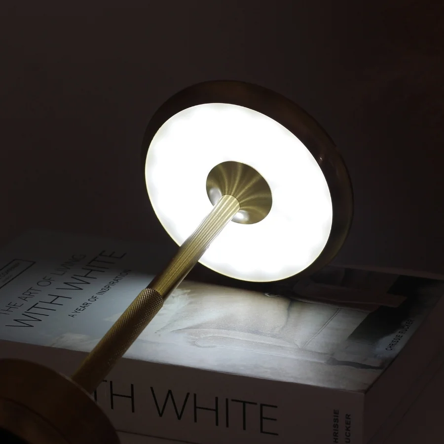 Đèn Bàn Trang Trí Nhà Hàng, Quán Bar HUTA Light For Life Mã AL4