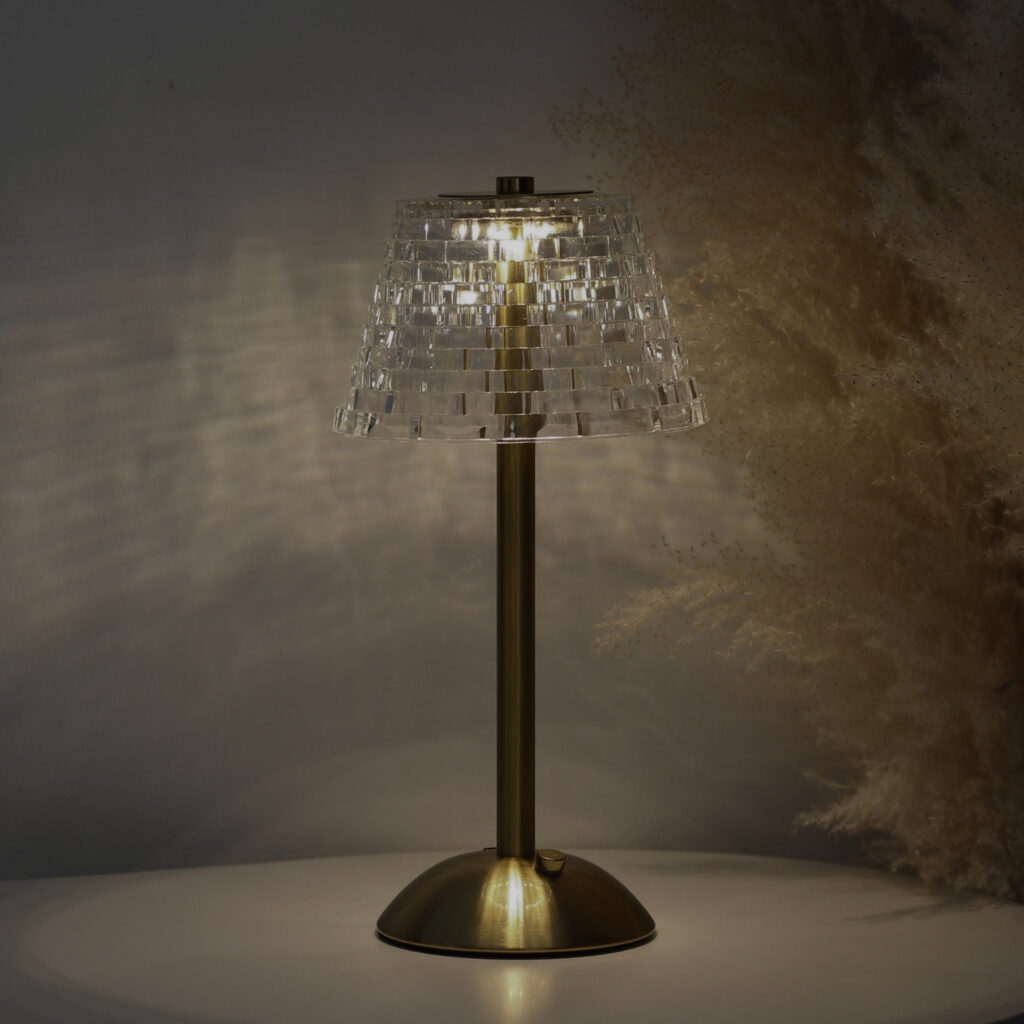 Đèn Bàn Trang Trí Nhà Hàng HUTA Light For Life Mã RESBED3