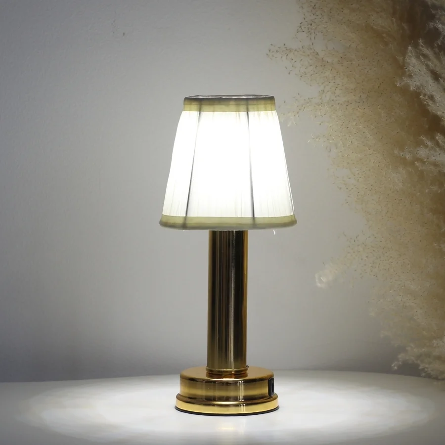 Đèn Bàn Trang Trí Quán Bar, Nhà Hàng HUTA Light For Life Mã RESBED1