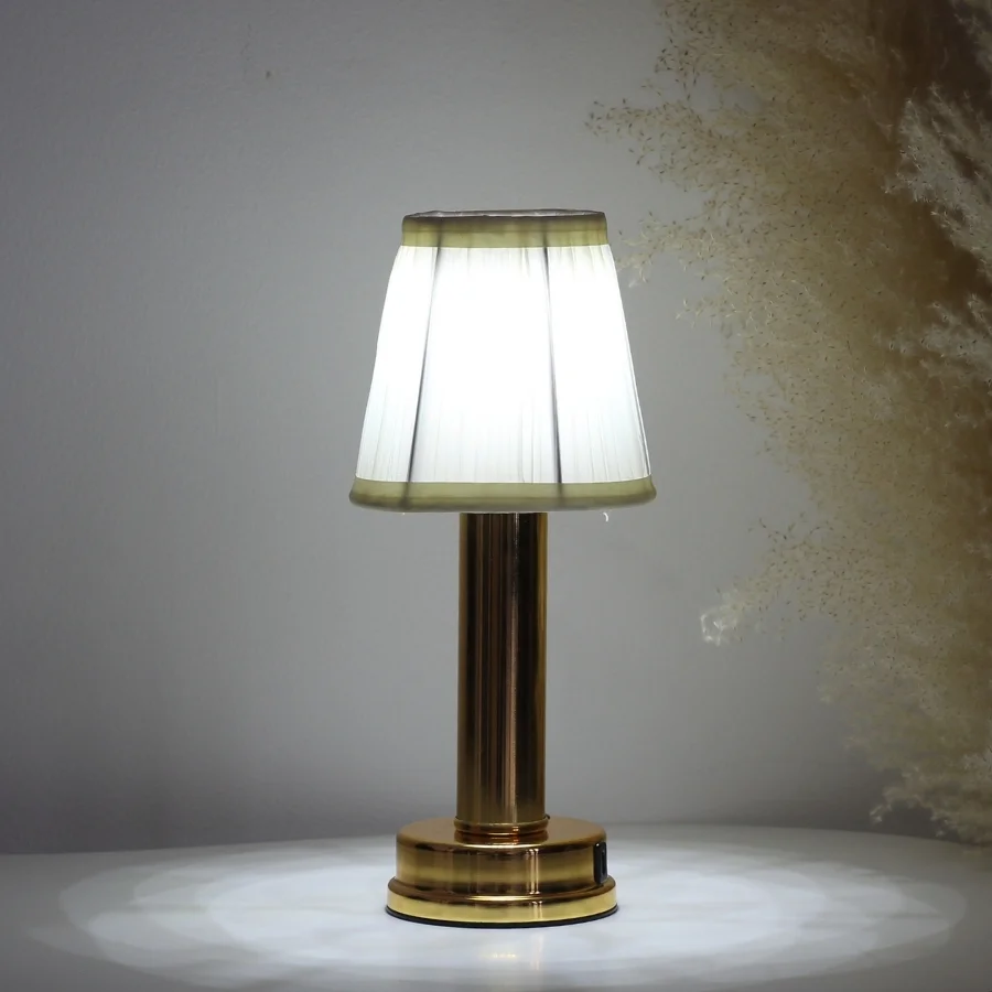 Đèn Bàn Trang Trí Quán Bar, Nhà Hàng HUTA Light For Life Mã RESBED1