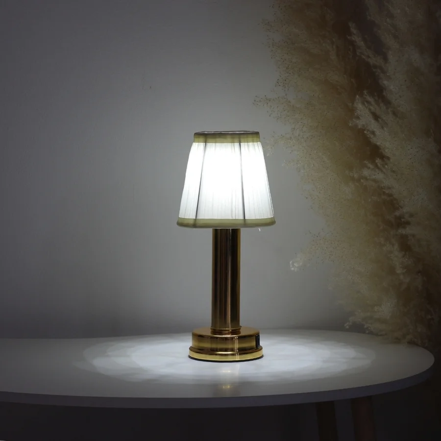Đèn Bàn Trang Trí Quán Bar, Nhà Hàng HUTA Light For Life Mã RESBED1