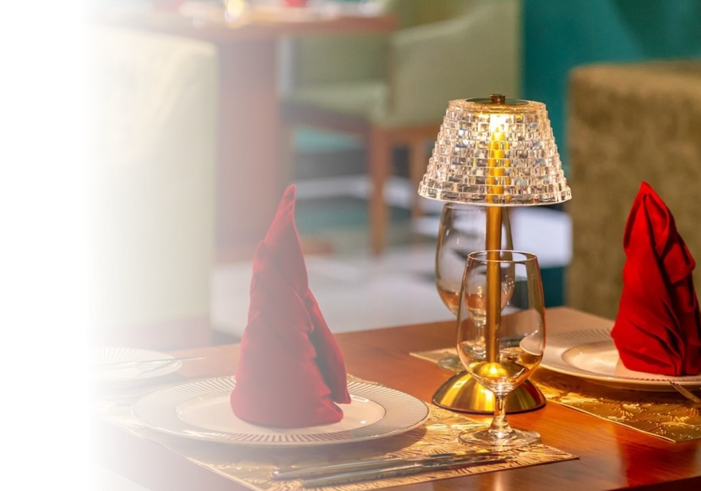 hero ban muon xem den ban nha hang ma resbed3