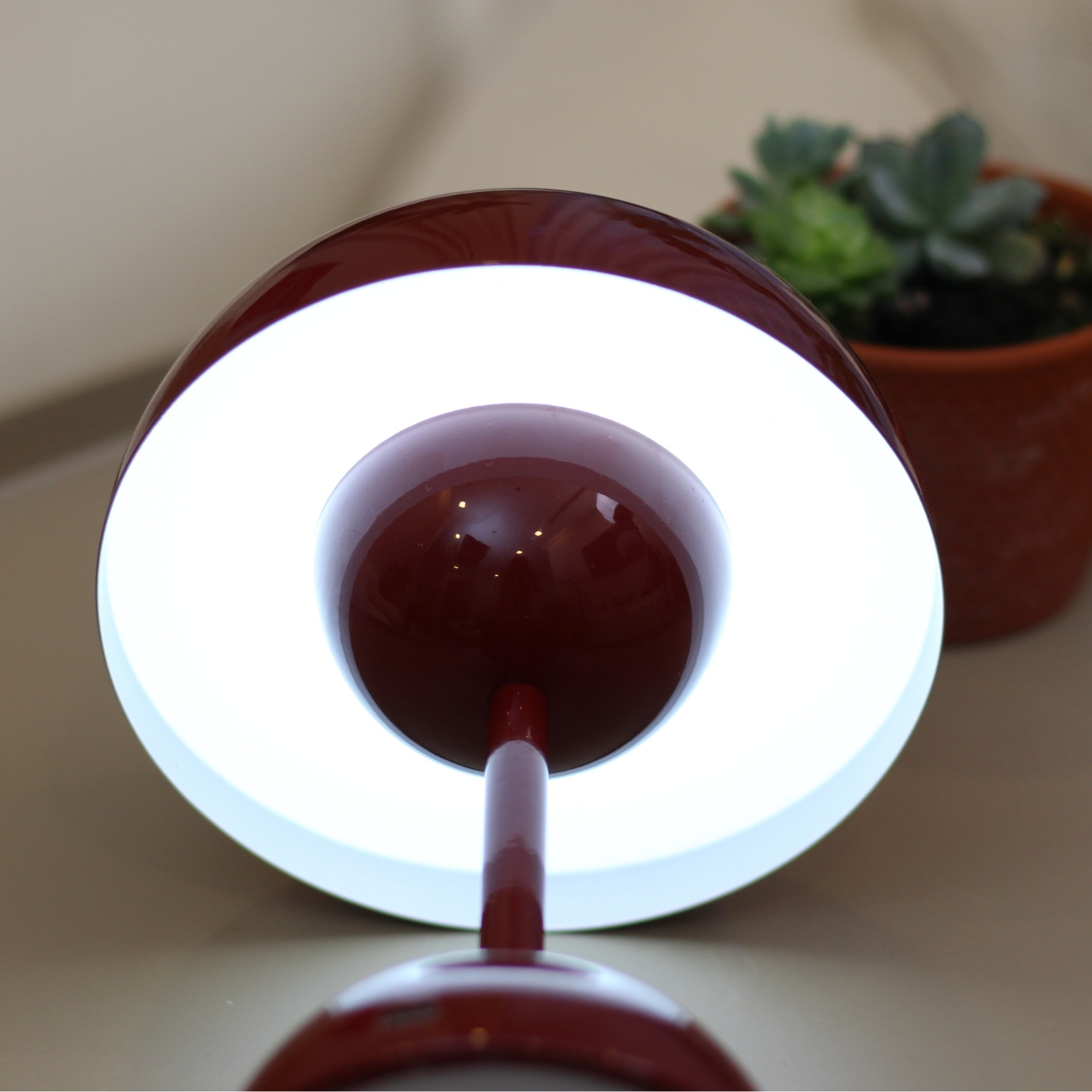 Đèn Bàn Decor Tích Điện HUTA Light For Life Mã BEDNAM