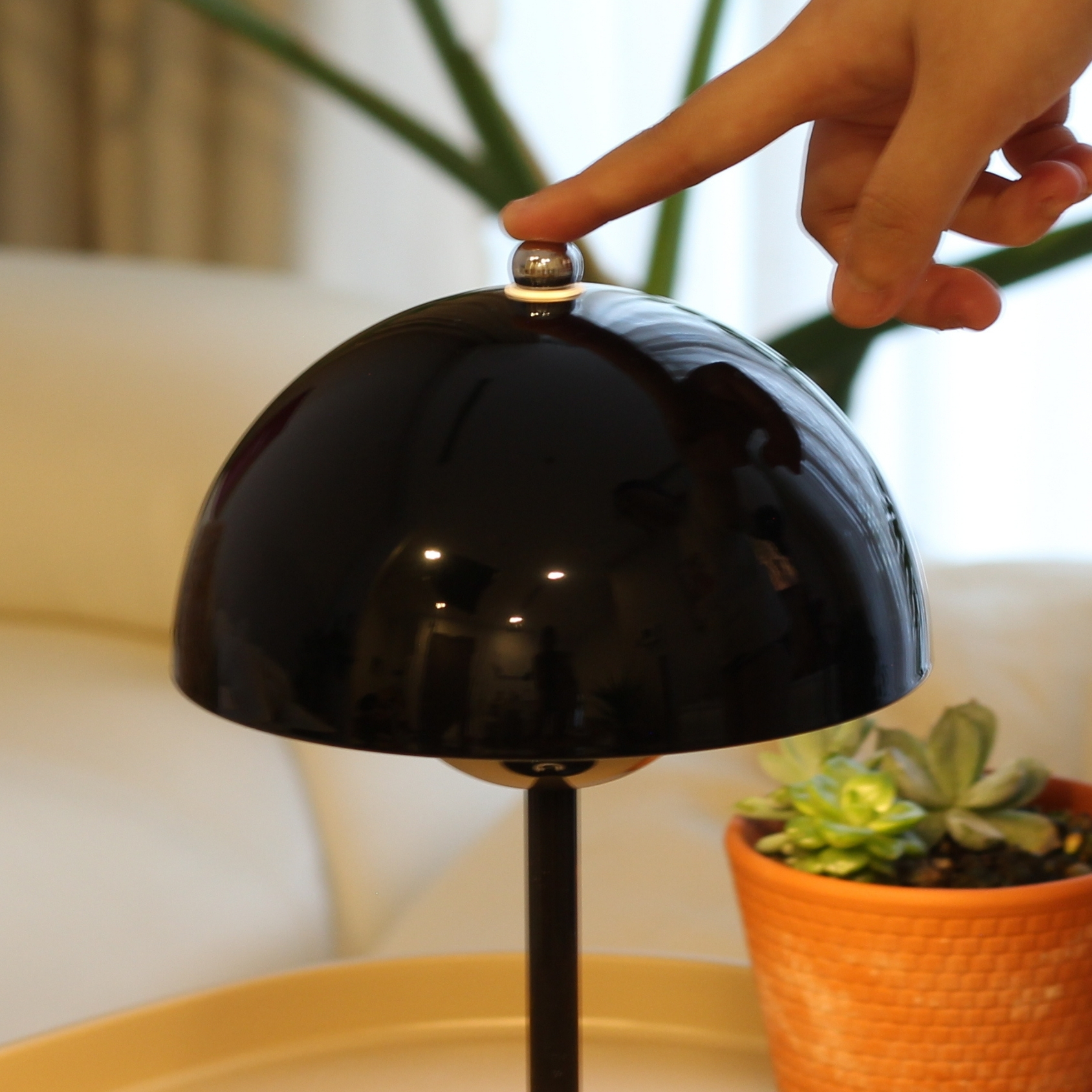 Đèn Bàn Decor Tích Điện HUTA Light For Life Mã BEDNAM