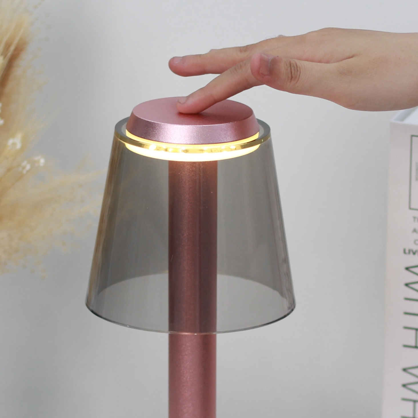 Đèn bàn decor tích điện HUTA Light For Life mã RESBED4