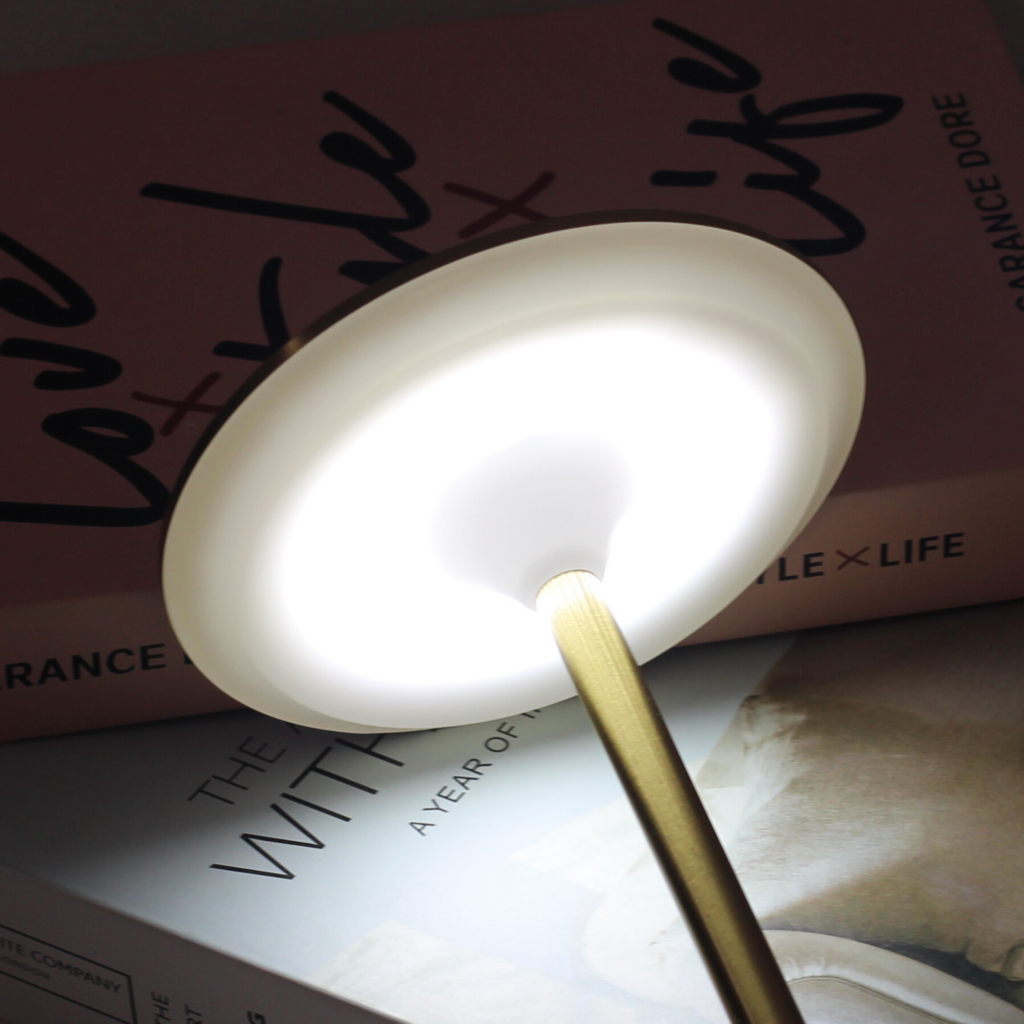 Đèn Bàn Trang Trí Nhà Hàng HUTA Light For Life Mã AL3