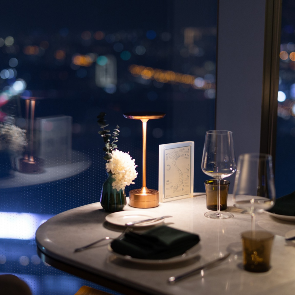 Đèn Bàn Trang Trí Nhà Hàng HUTA Light For Life Mã AL3