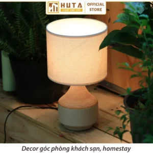 Đèn Ngủ Để Bàn Hiện Đại Cho Khách Sạn HUTA Light For Life Thân Gốm Sứ Mã S14