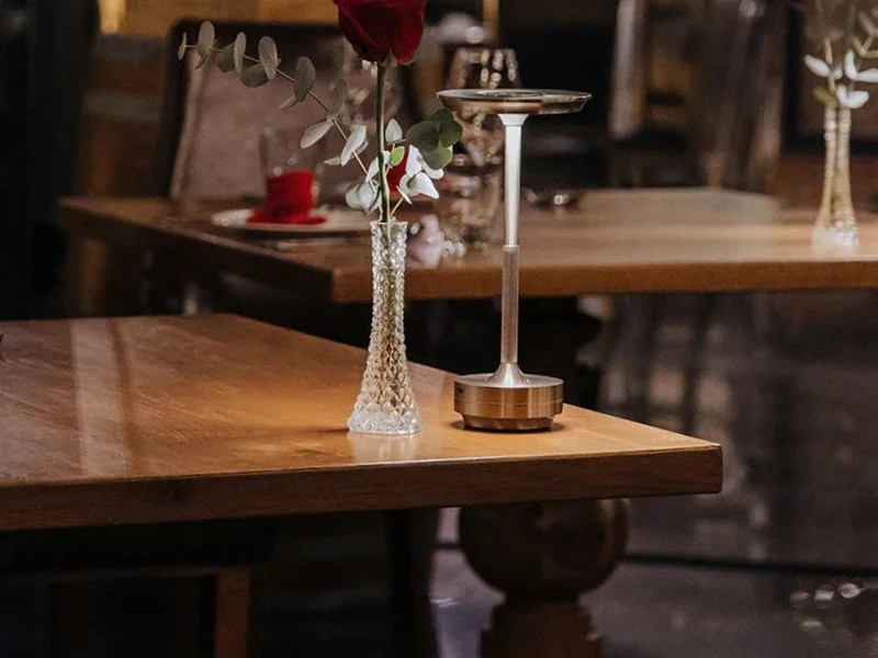 trang chu den ban horeca cho nha hang quan bar 22