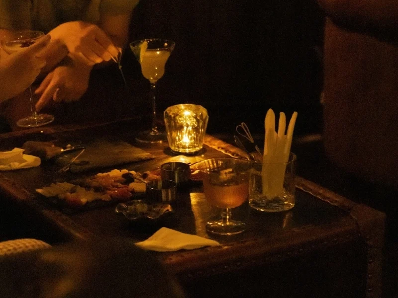 trang chu den ban horeca cho nha hang quan bar 33