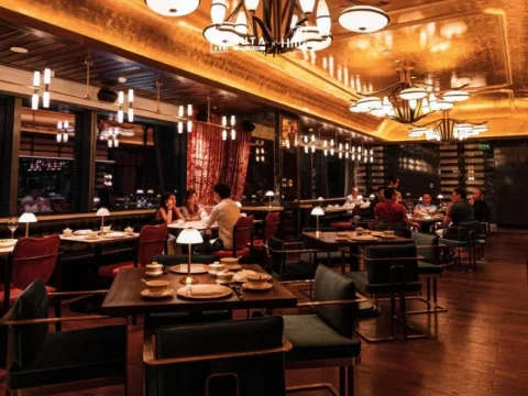 trang chu den ban horeca cho nha hang quan bar 43