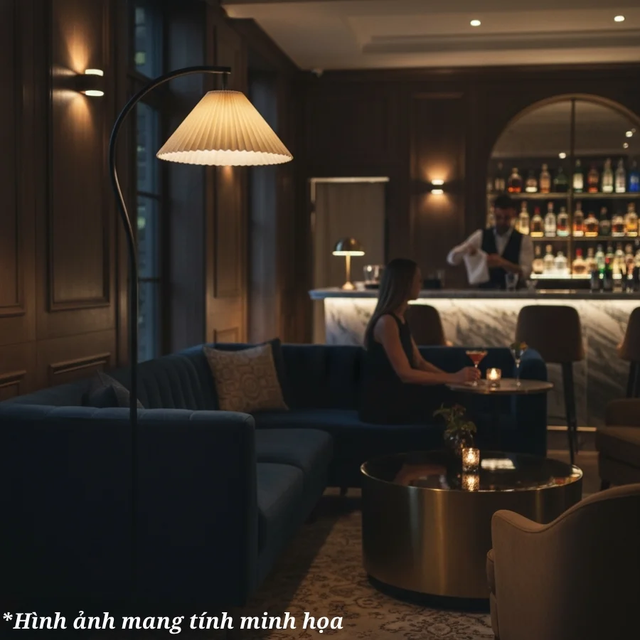 Đèn cây đứng dáng cong mã KC6 có thể trang trí ở các vị trí nào?