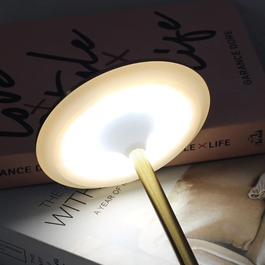 Đèn Bàn Trang Trí Nhà Hàng, Quán Bar HUTA Light For Life Mã AL3