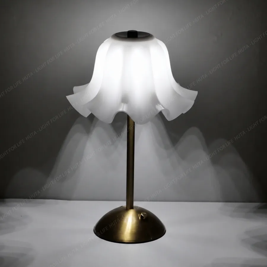 Đèn Bàn Trang Trí Nhà Hàng, Quán Bar HUTA Light For Life Mã RESBED6